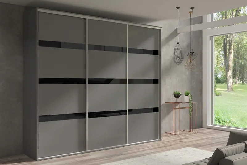 GRANDE 277 in Grau mit schwarzen Lacobel-Glasstreifen